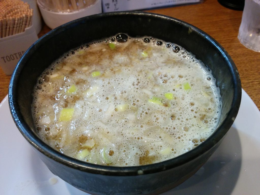 桐麺十三店で鶏白湯のつけ麺