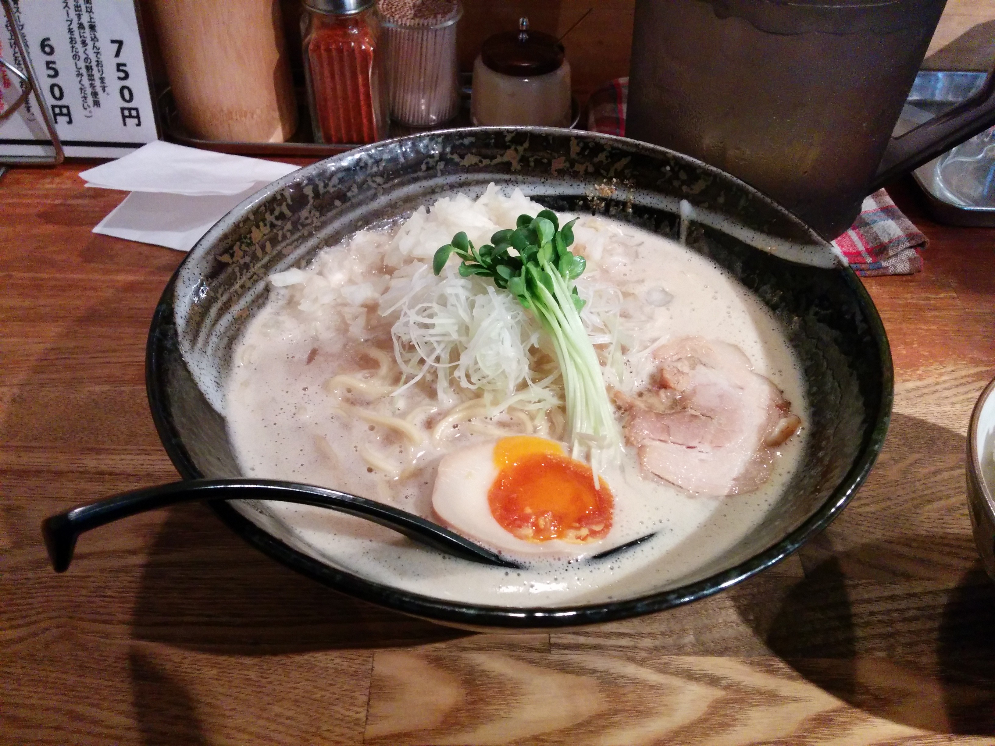 「みつ星製麺所」（ラーメン・つけ麺/大阪・福島）