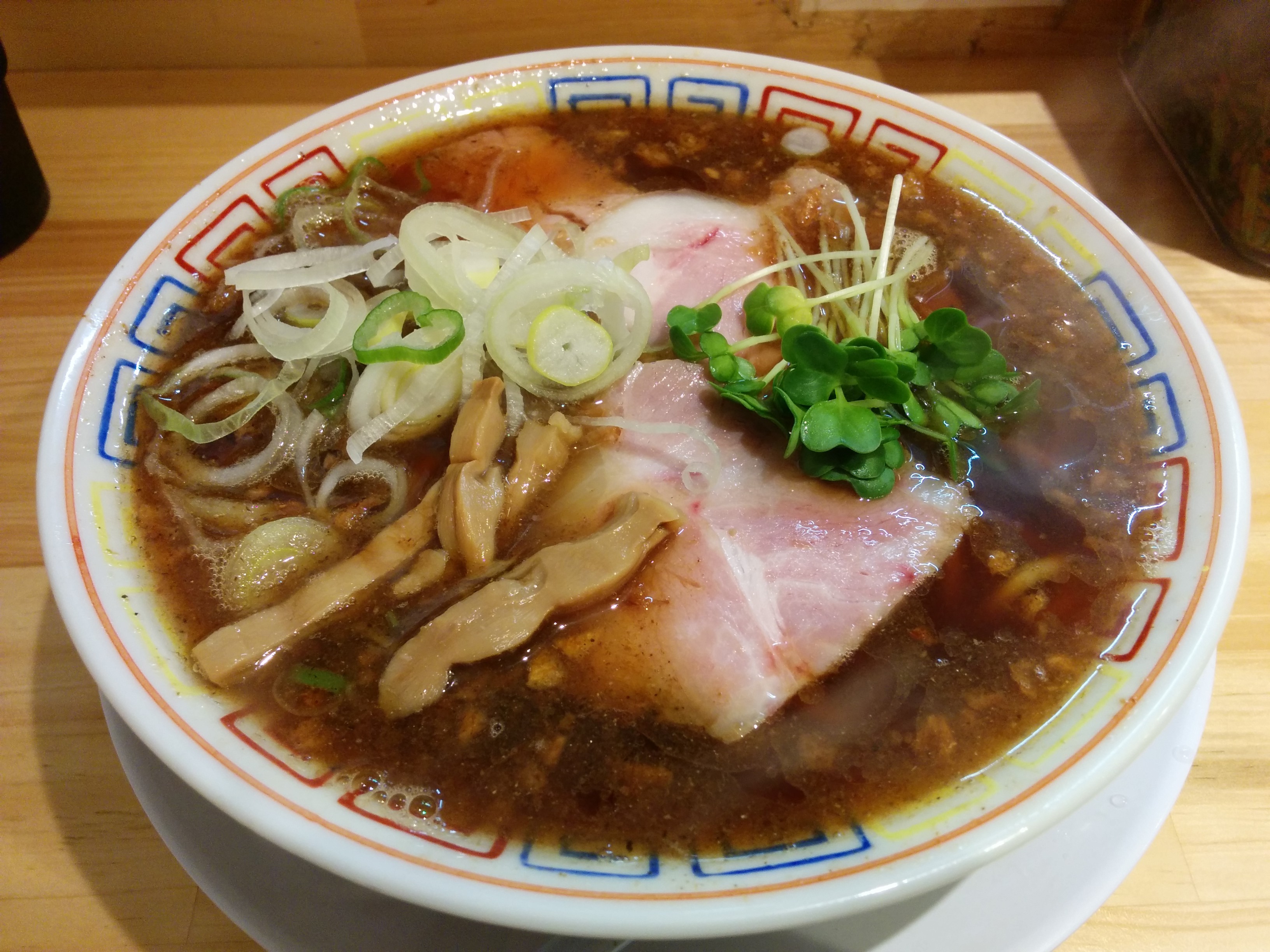 サバ6製麺所(大阪・天六)ラーメン・焼き飯・天津飯