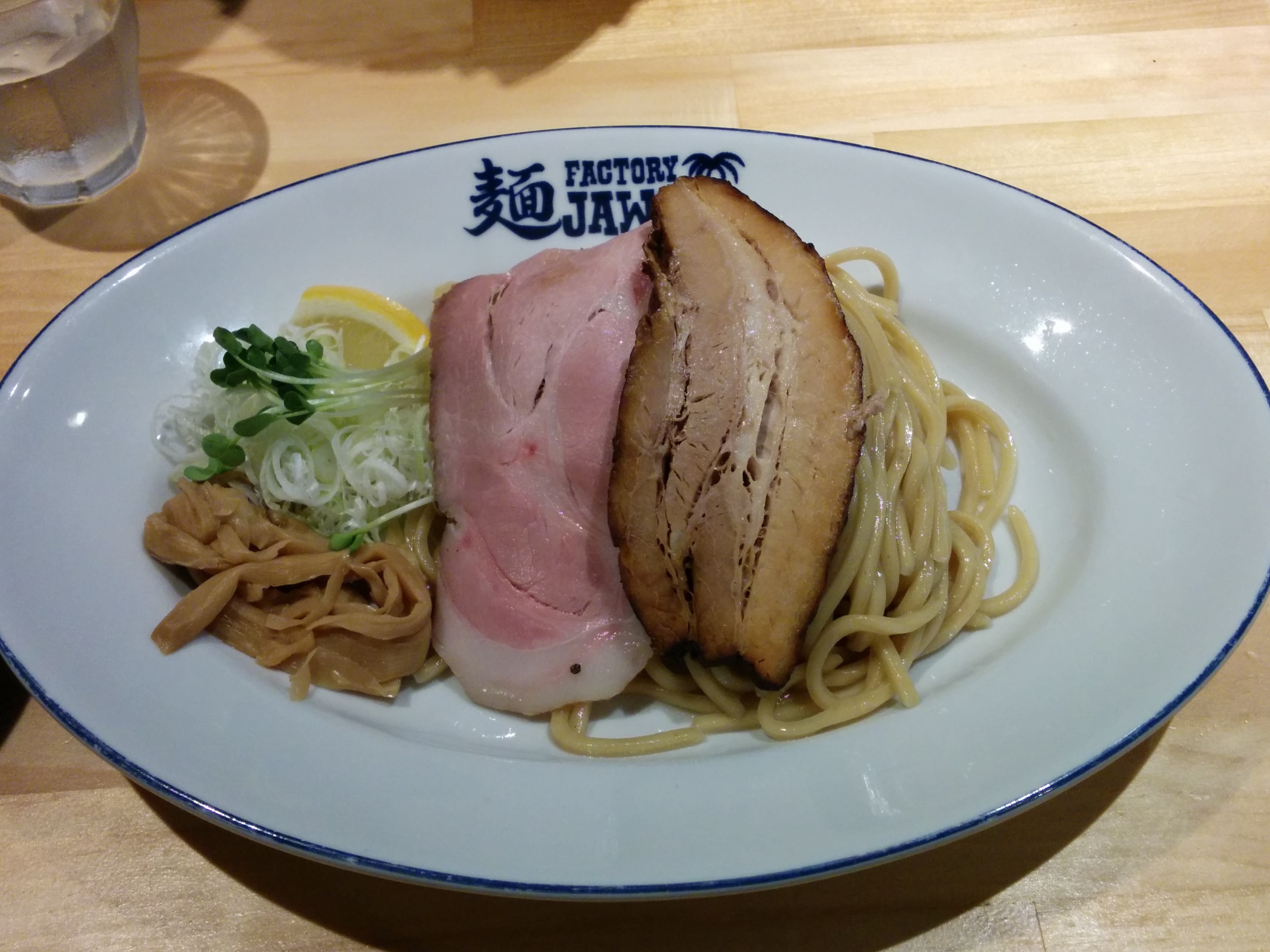 麺FACTORY JAWS(大阪・谷六)4周年500円