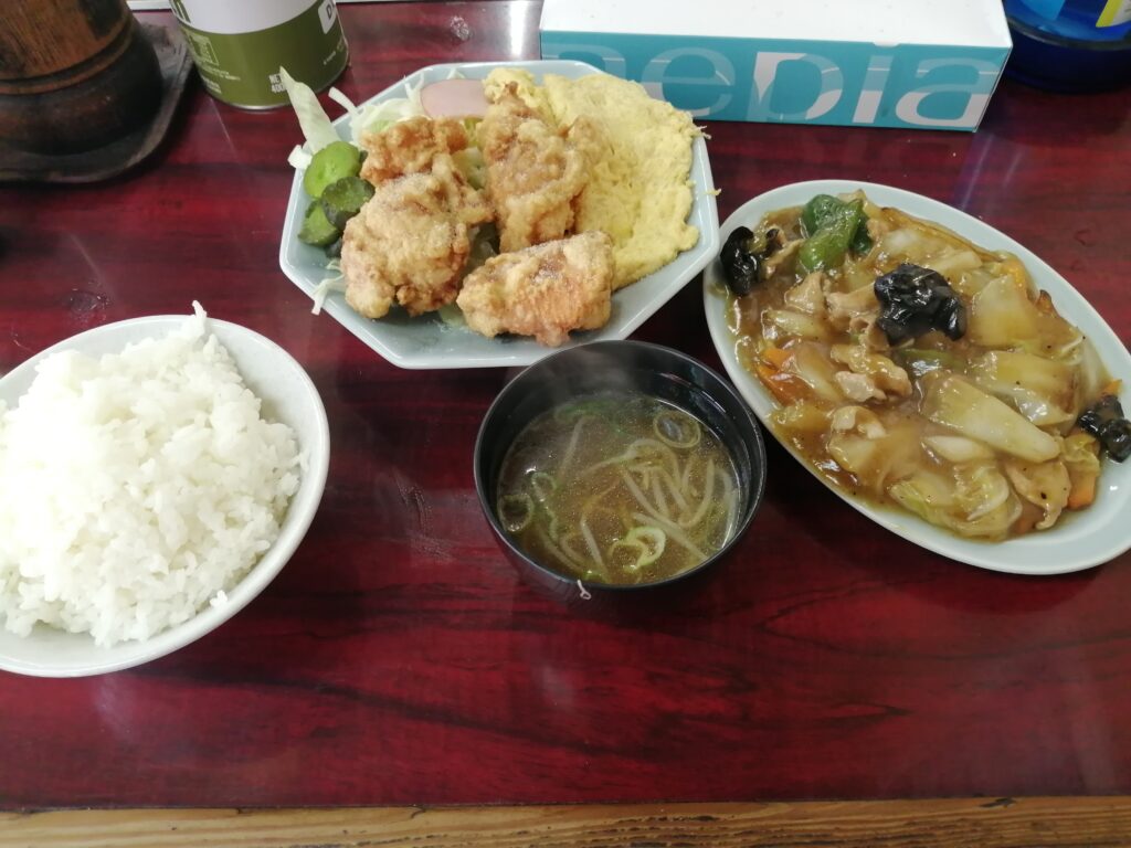味園(大阪・三国)町中華　味園定食750円
